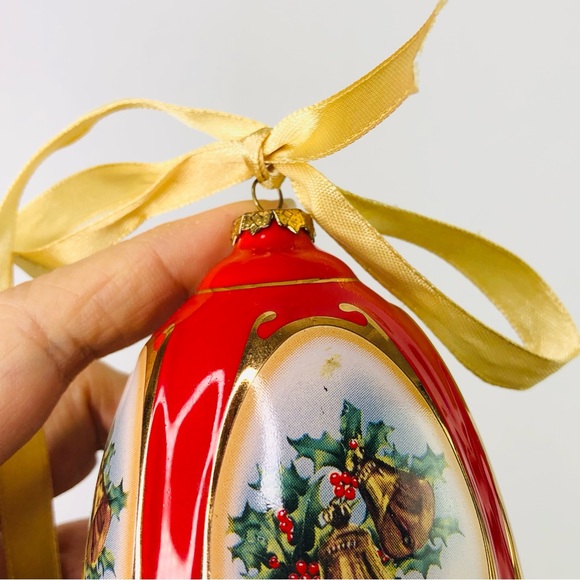 Vintage Ceramic Christmas Ornament Egg Red Gold Hinged Music Box Gift Souvenir - Picture 5 of 7